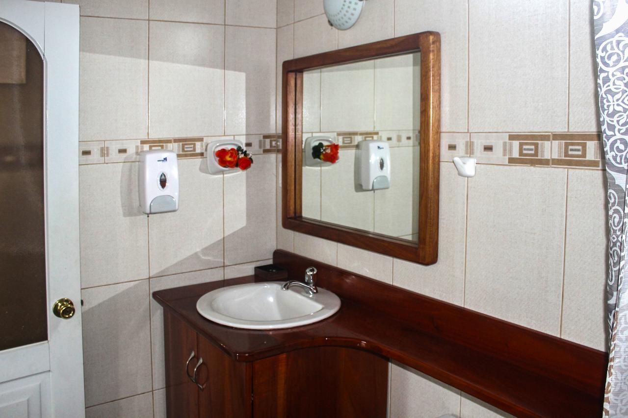 Hostal La Gran Tortuga Пуэрто-Вильямиль Экстерьер фото